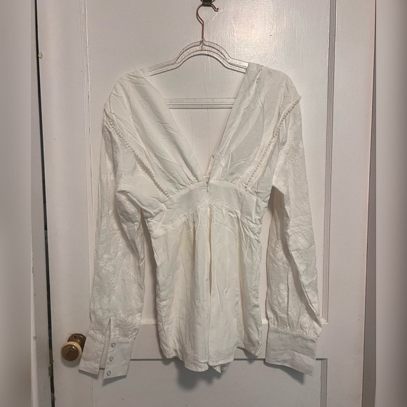 YLLW the Label White Alora Deep V Neckline Embroidered Playsuit Romper NEW Sz M - Picture 5 of 7